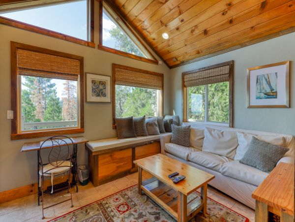 Yosemite Area Home 984560