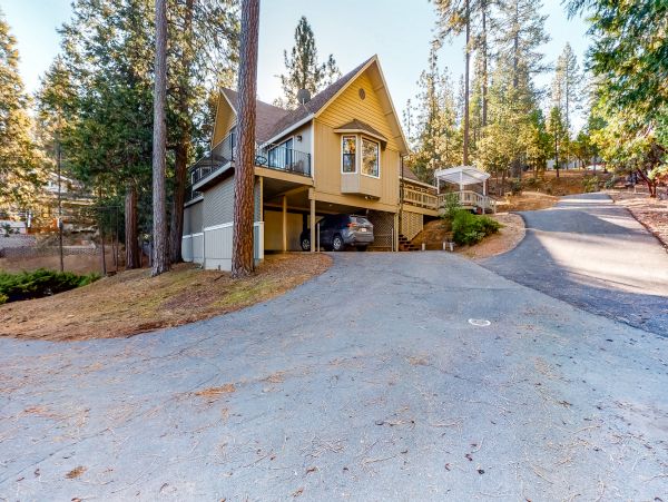 Yosemite Area Home 984563