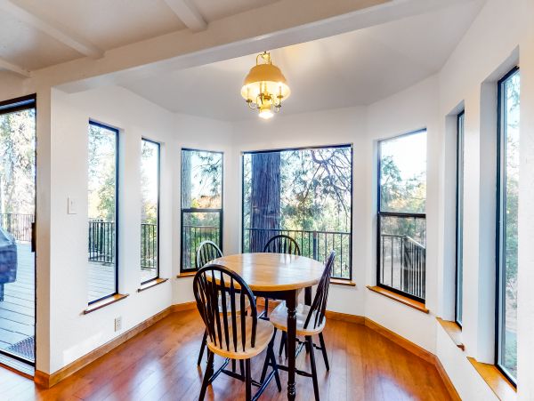 Yosemite Area Home 984563
