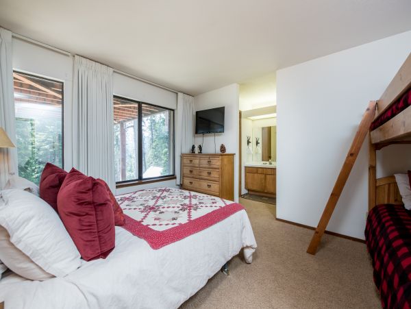 Yosemite Area Home 984564