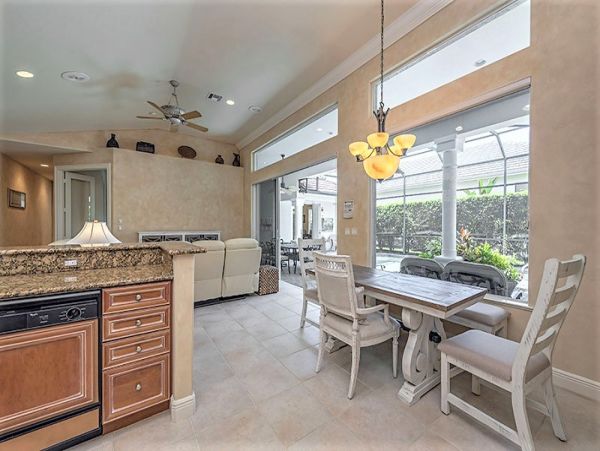 Vacation Home with Caged Pool & Spa in Naples