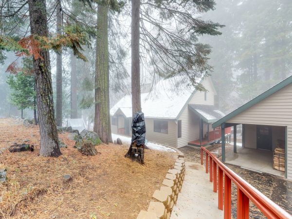 Yosemite Area Home 984570