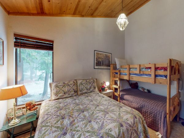 Yosemite Area Home 984570