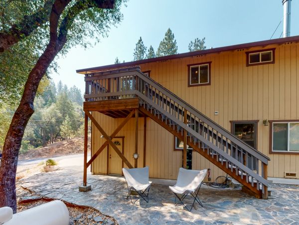 Yosemite Area Home 984573