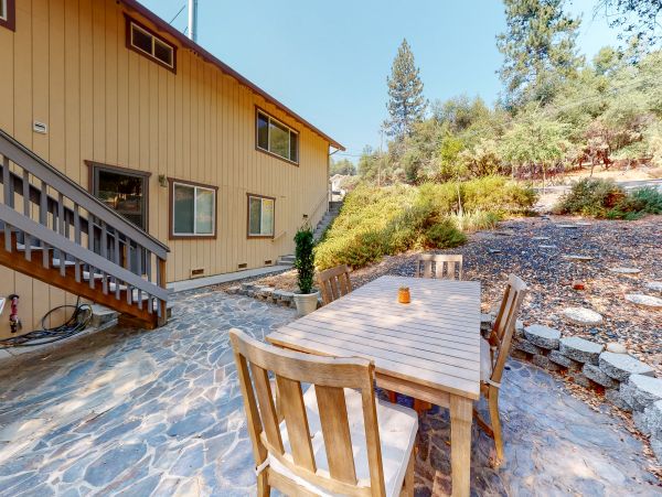 Yosemite Area Home 984573