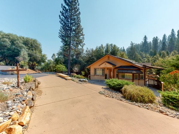 Yosemite Area Home 984573