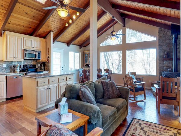 Yosemite Area Home 984575