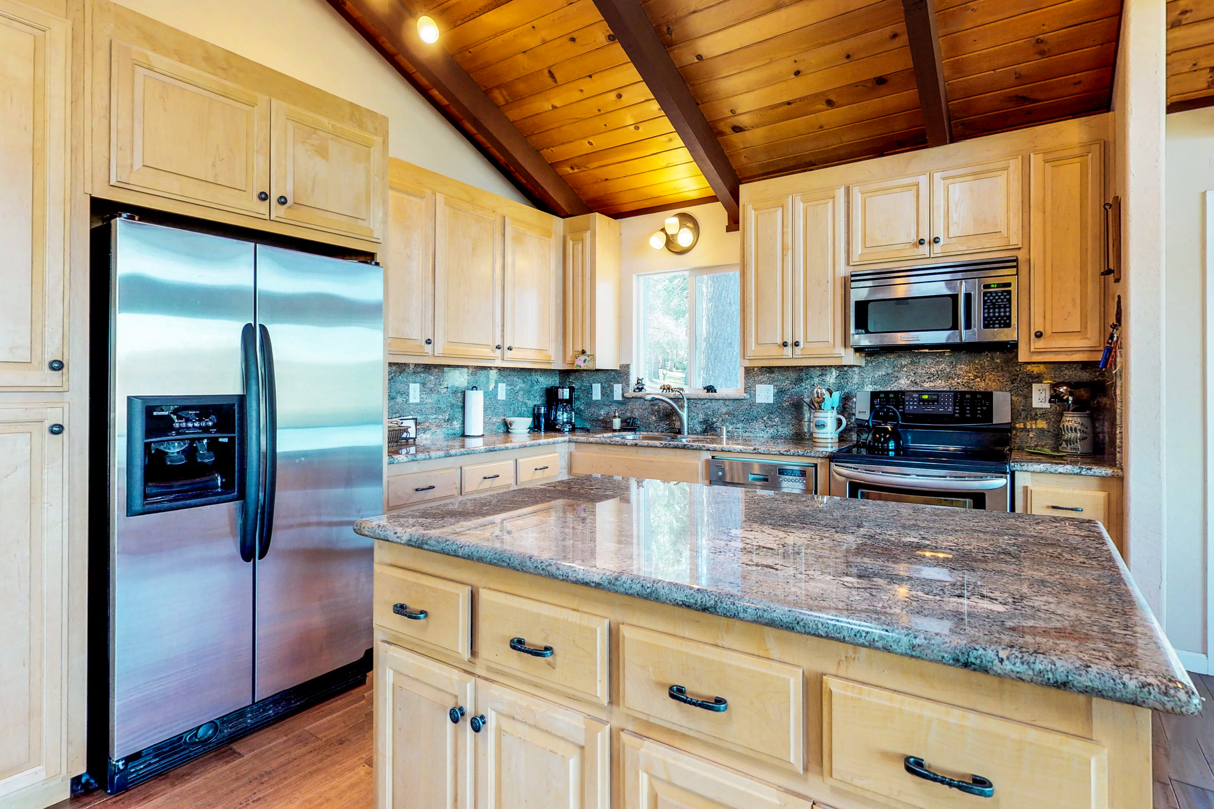 Yosemite Area Home 984575