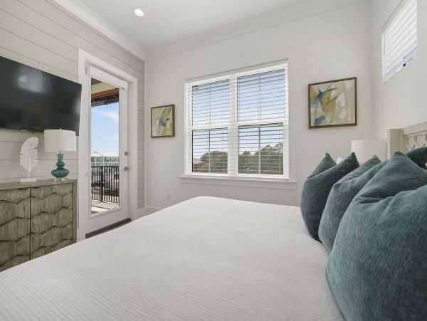 Santa Rosa Beach Nine Bedroom Vacation Home with Pool Spa