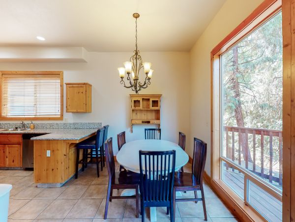 Yosemite Area Home 984577