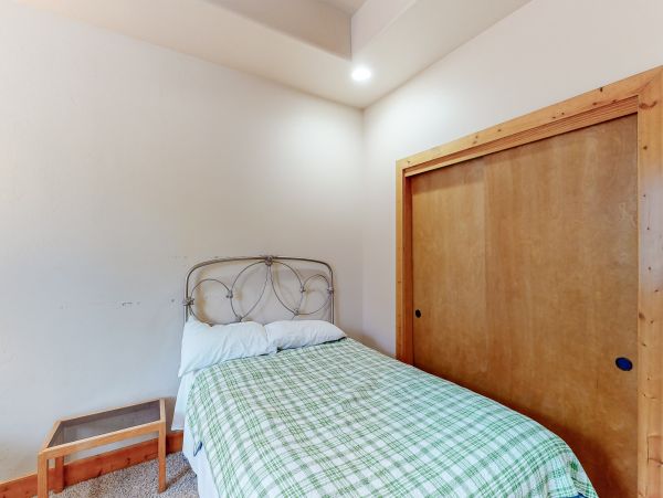 Yosemite Area Home 984577