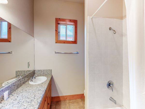 Yosemite Area Home 984577