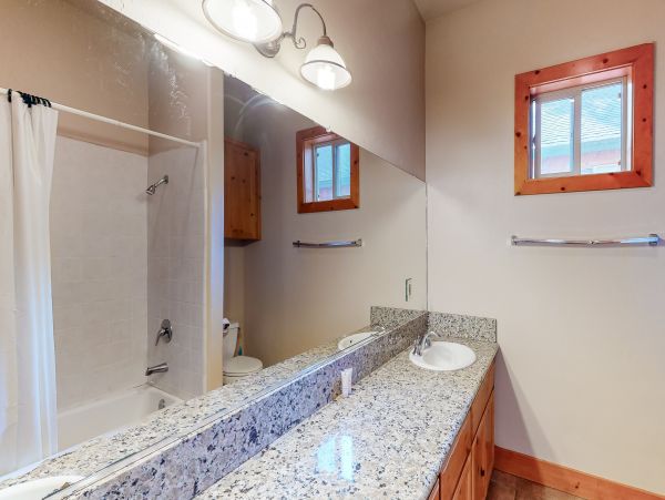 Yosemite Area Home 984577