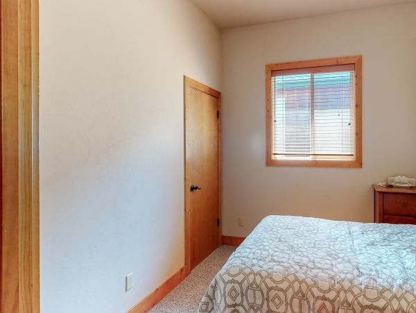 Yosemite Area Home 984577