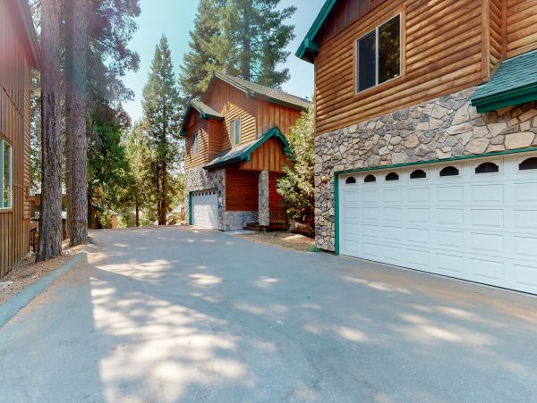 Yosemite Area Home 984577