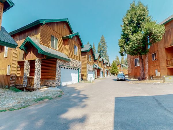 Yosemite Area Home 984577