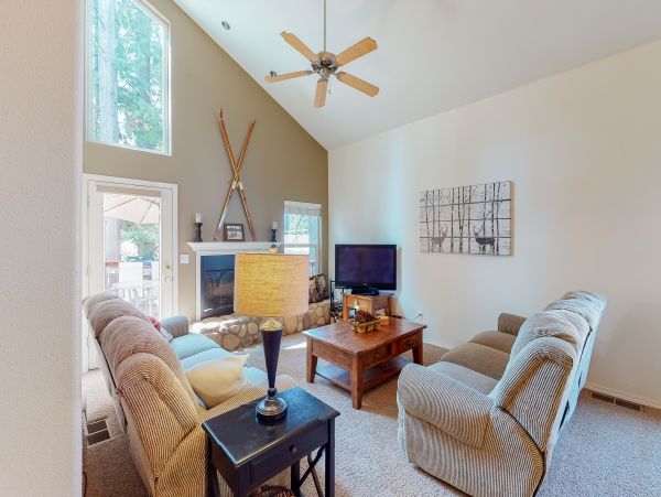 Yosemite Area Home 984579