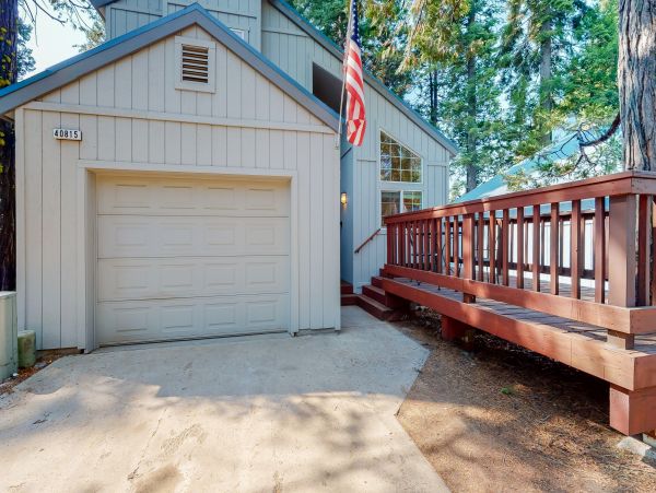 Yosemite Area Home 984579
