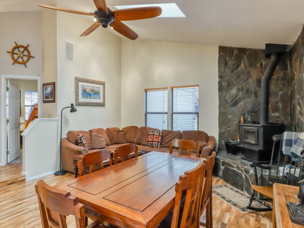Yosemite Area Home 984585
