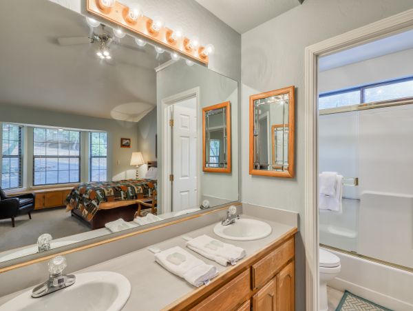 Yosemite Area Home 984585