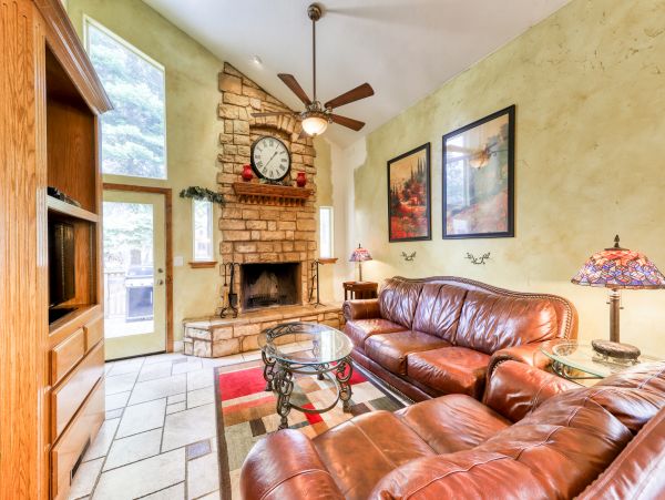 Yosemite Area Home 984586