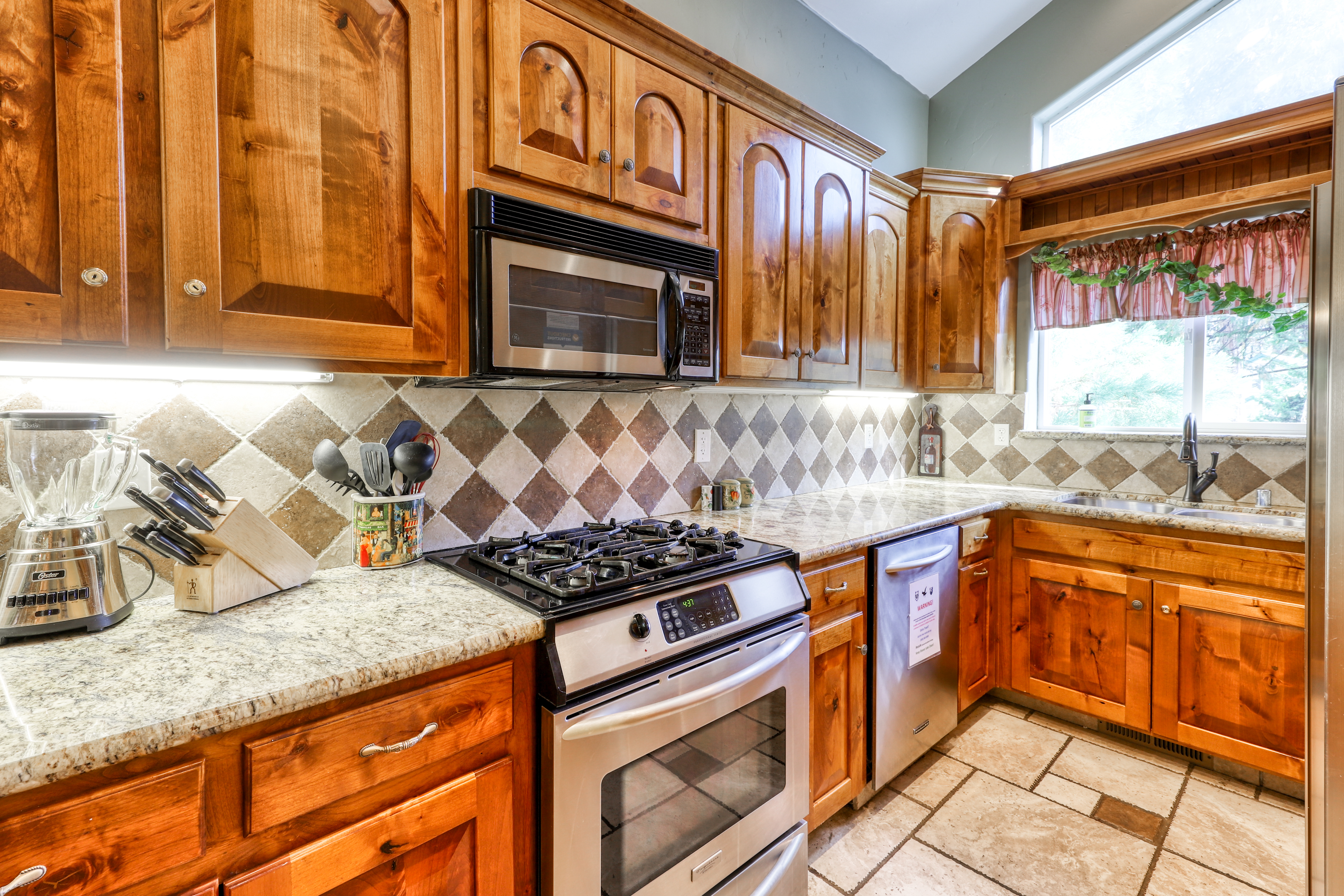 Yosemite Area Home 984586