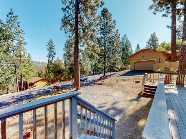 Yosemite Area Home 984587