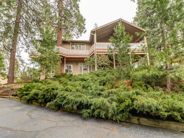 Yosemite Area Home 984589