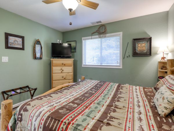 Yosemite Area Home 984592