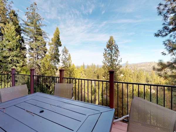 Yosemite Area Home 984593