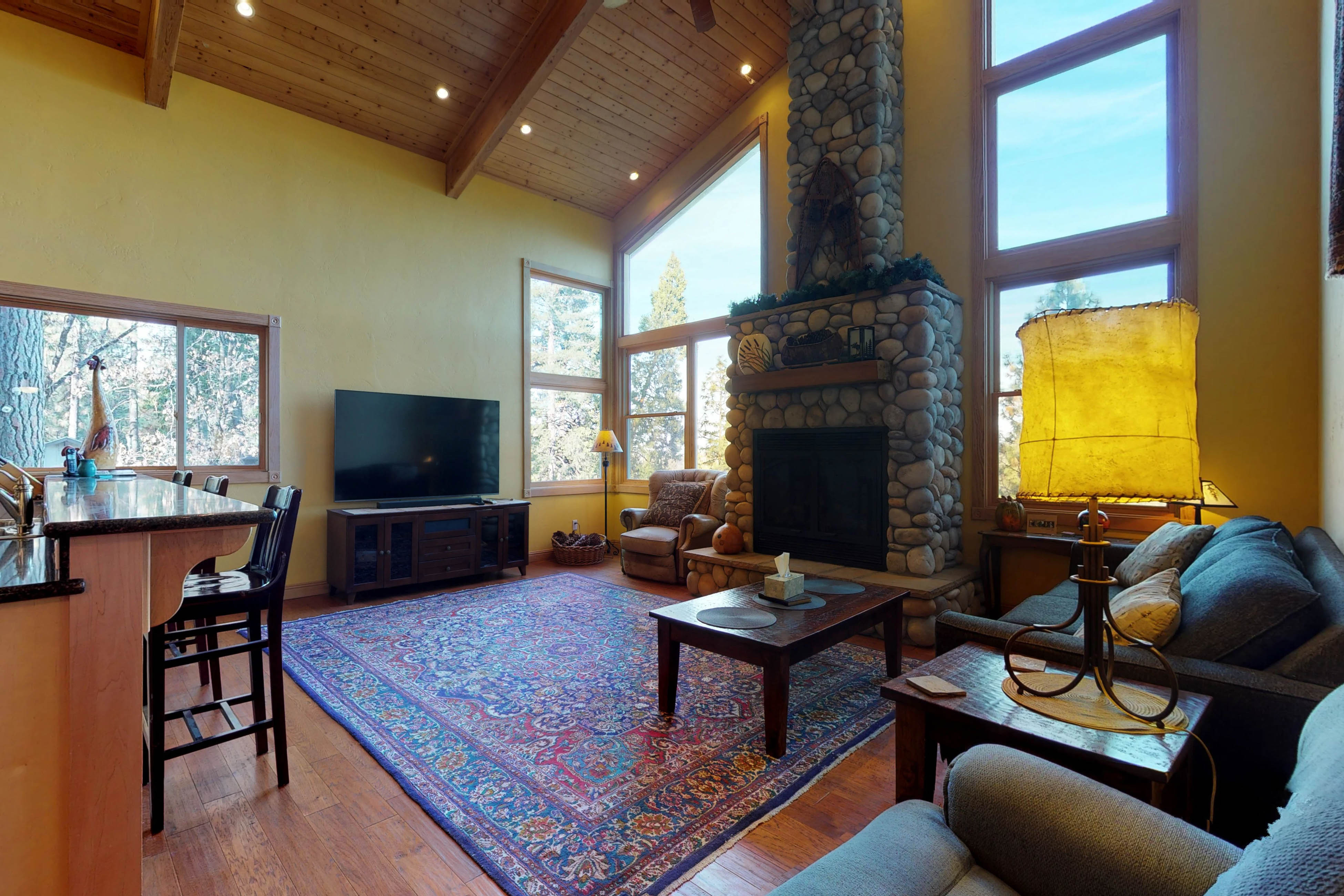 Yosemite Area Home 984593