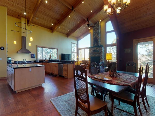 Yosemite Area Home 984593
