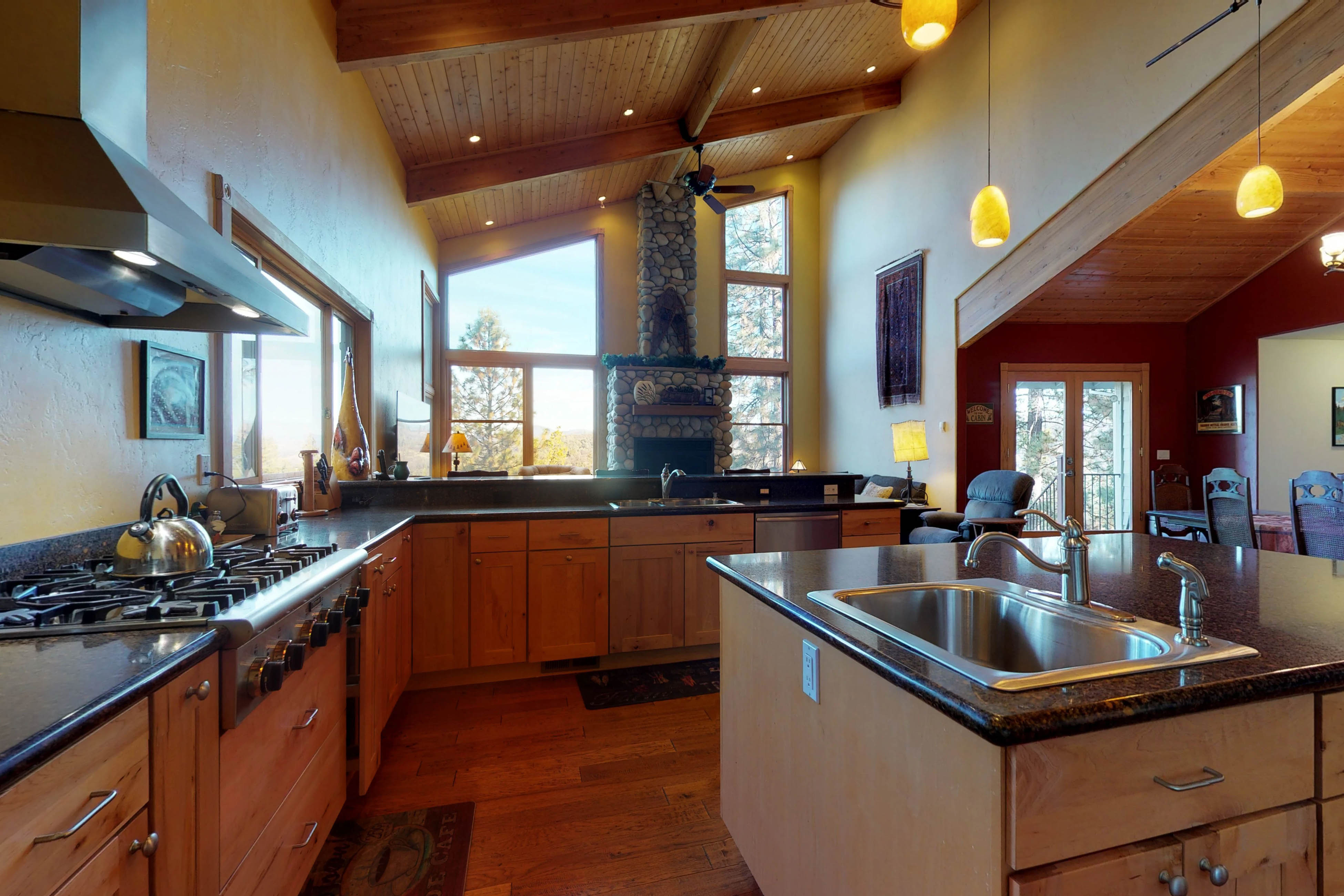 Yosemite Area Home 984593