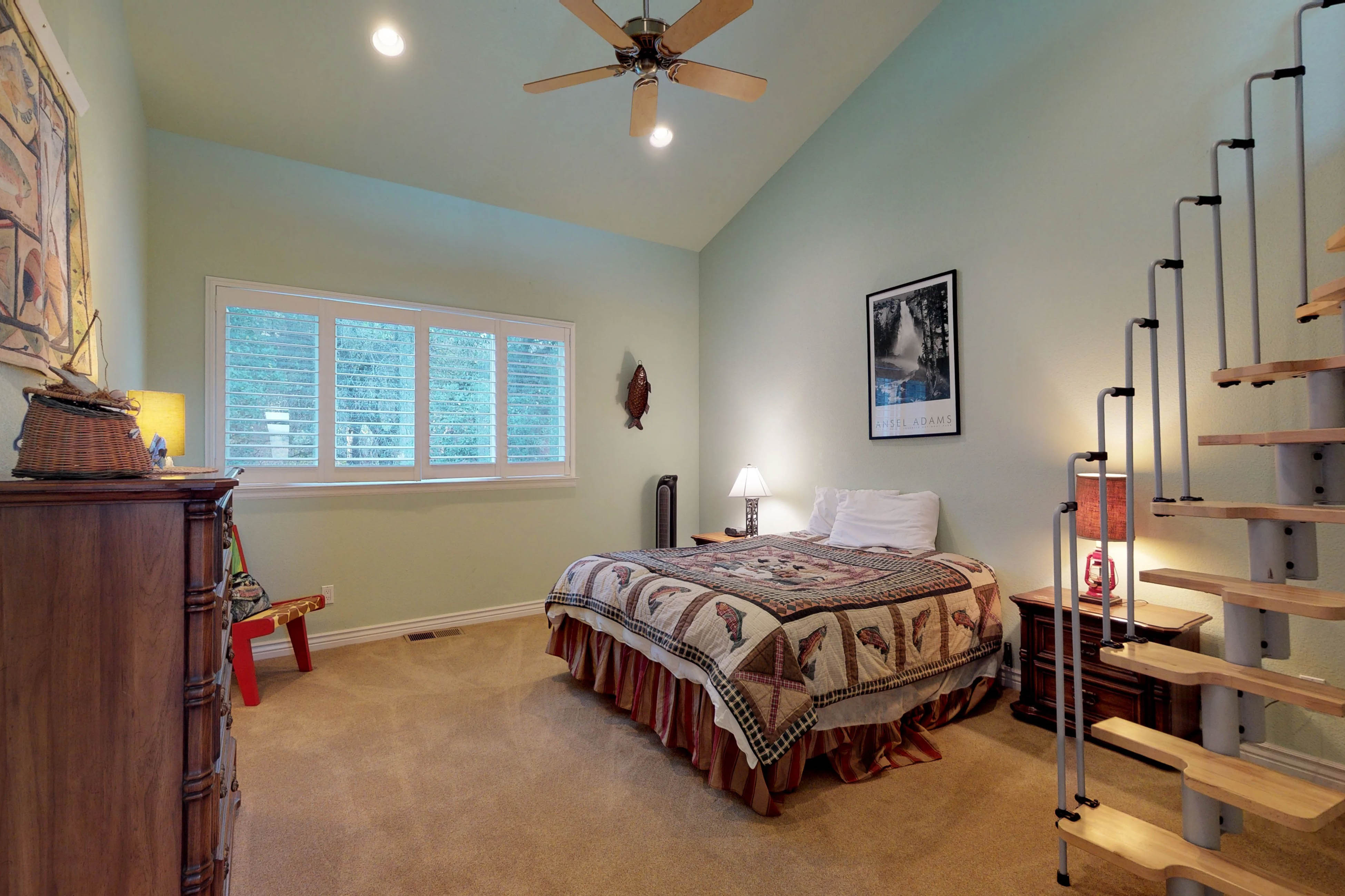 Yosemite Area Home 984593