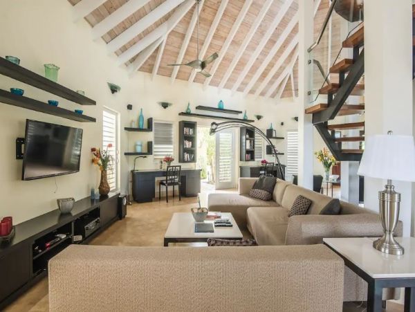 Steps to Beach Turks and Caicos Vacation Home + Guest House