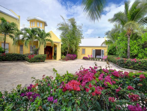 Steps to Beach Turks and Caicos Vacation Home + Guest House