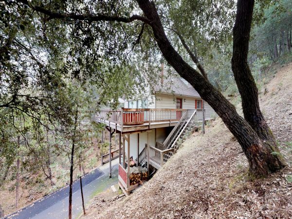 Yosemite Area Home 984595