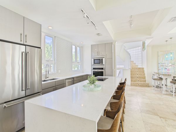 Destin  Vacation Rental Sleeps 12 Guests Short Walk To Beach
