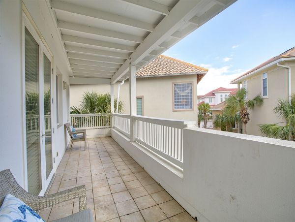 Destin  Vacation Rental Sleeps 12 Guests Short Walk To Beach