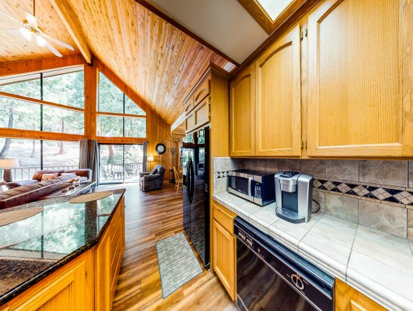Yosemite Area Home 984603
