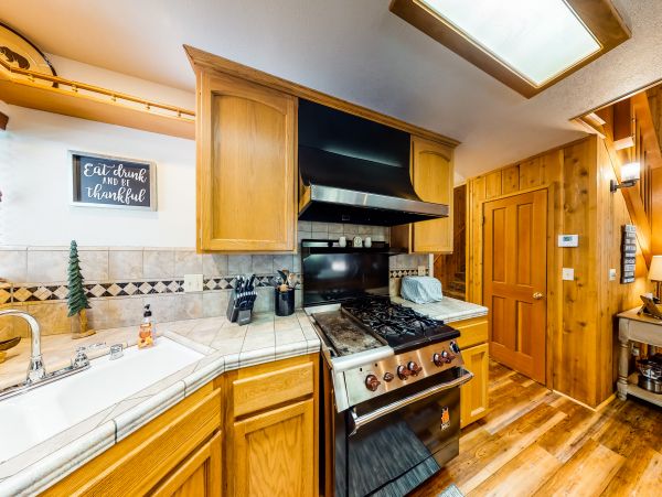 Yosemite Area Home 984603