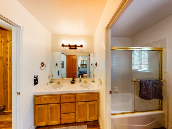 Yosemite Area Home 984603