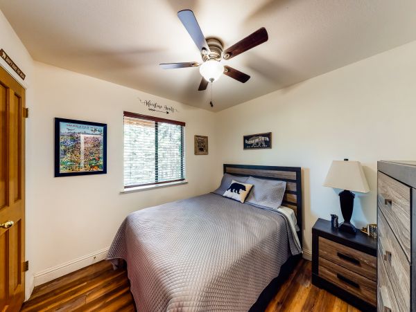 Yosemite Area Home 984603