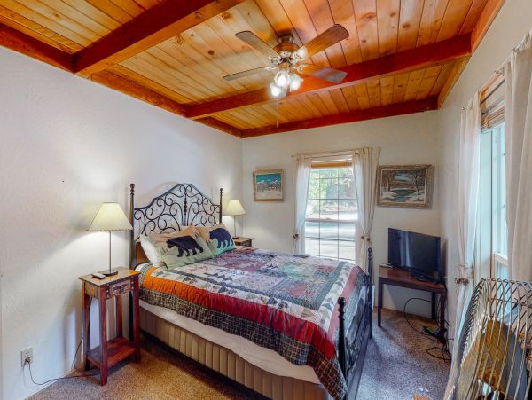 Yosemite Area Home 984608