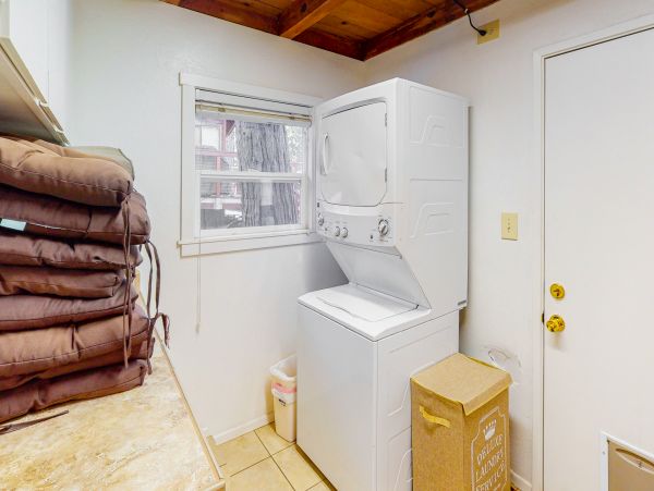 Yosemite Area Home 984608