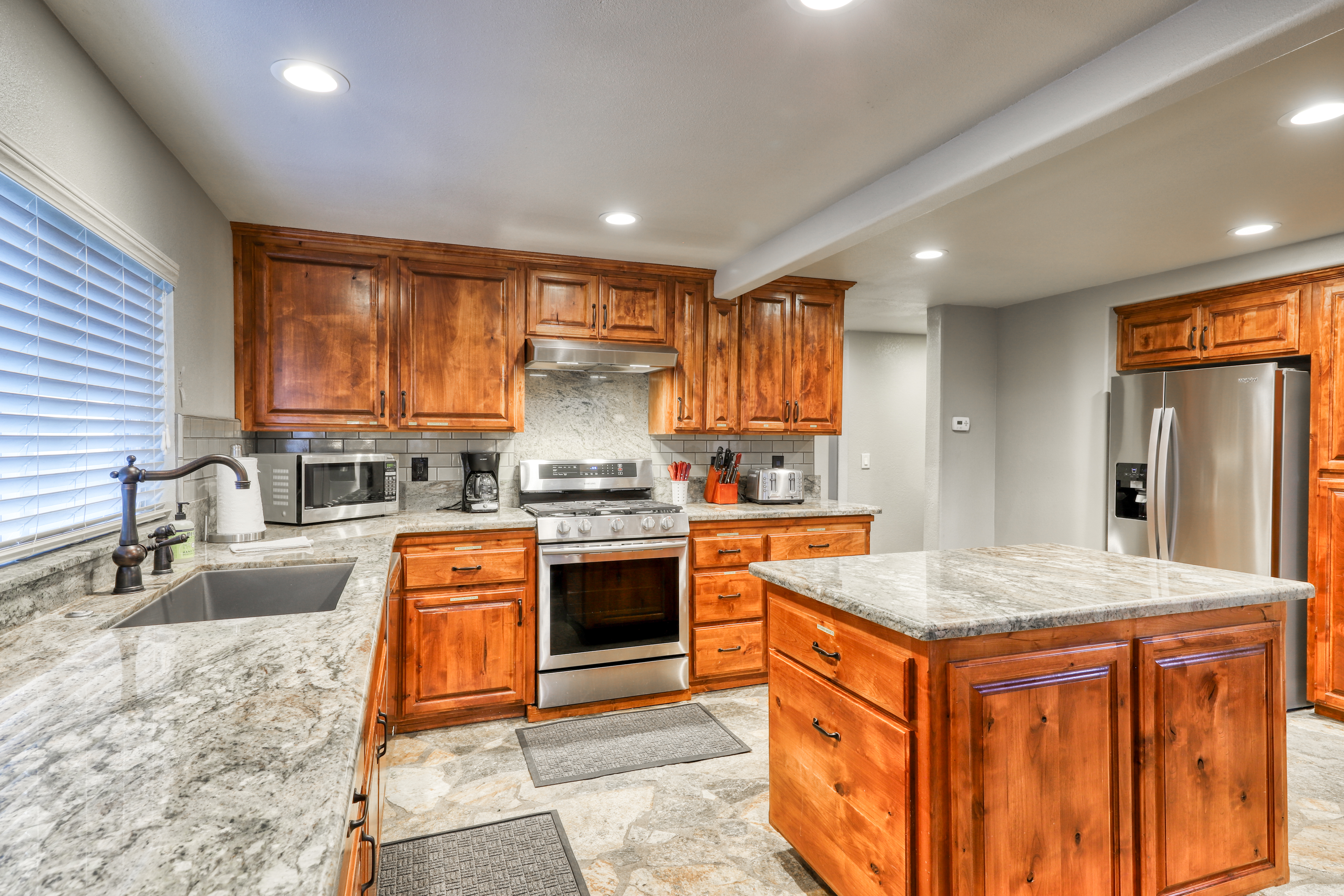 Yosemite Area Home 984609