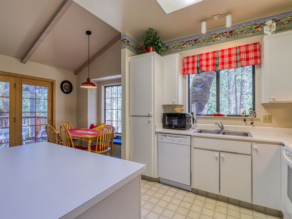 Yosemite Area Home 984611