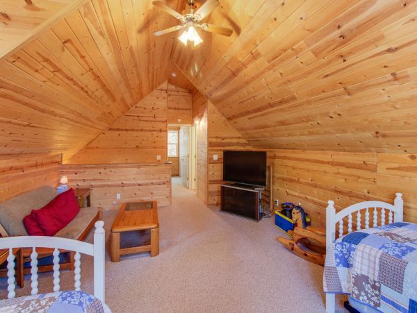 Yosemite Area Home 984619