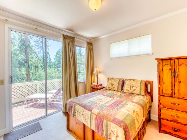 Yosemite Area Home 984623