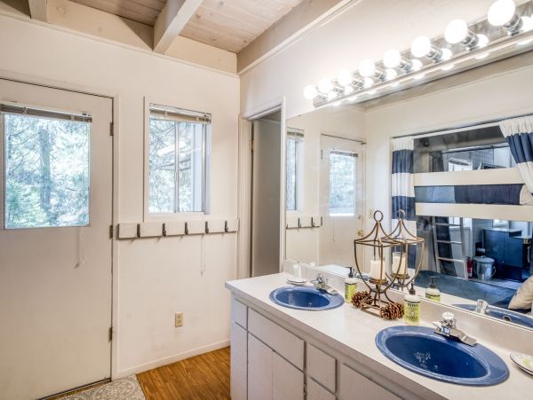 Yosemite Area Home 984626